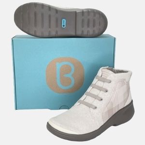 NEW BZees Women's Kick Back Ankle Boots